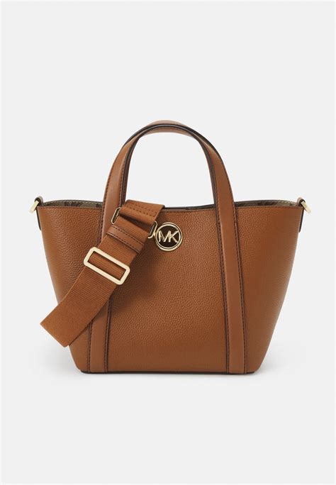 michael kors bolsos|Michael Kors luggage clearance.